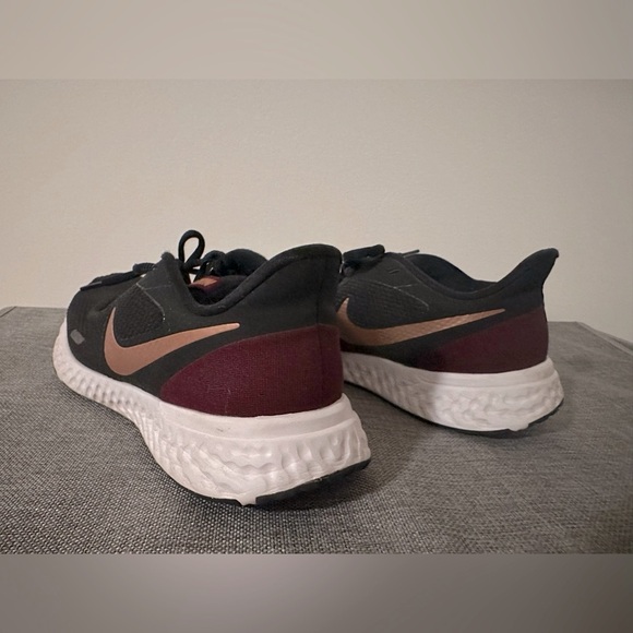 Nike Revolution Running Sneaker - Picture 4 of 8